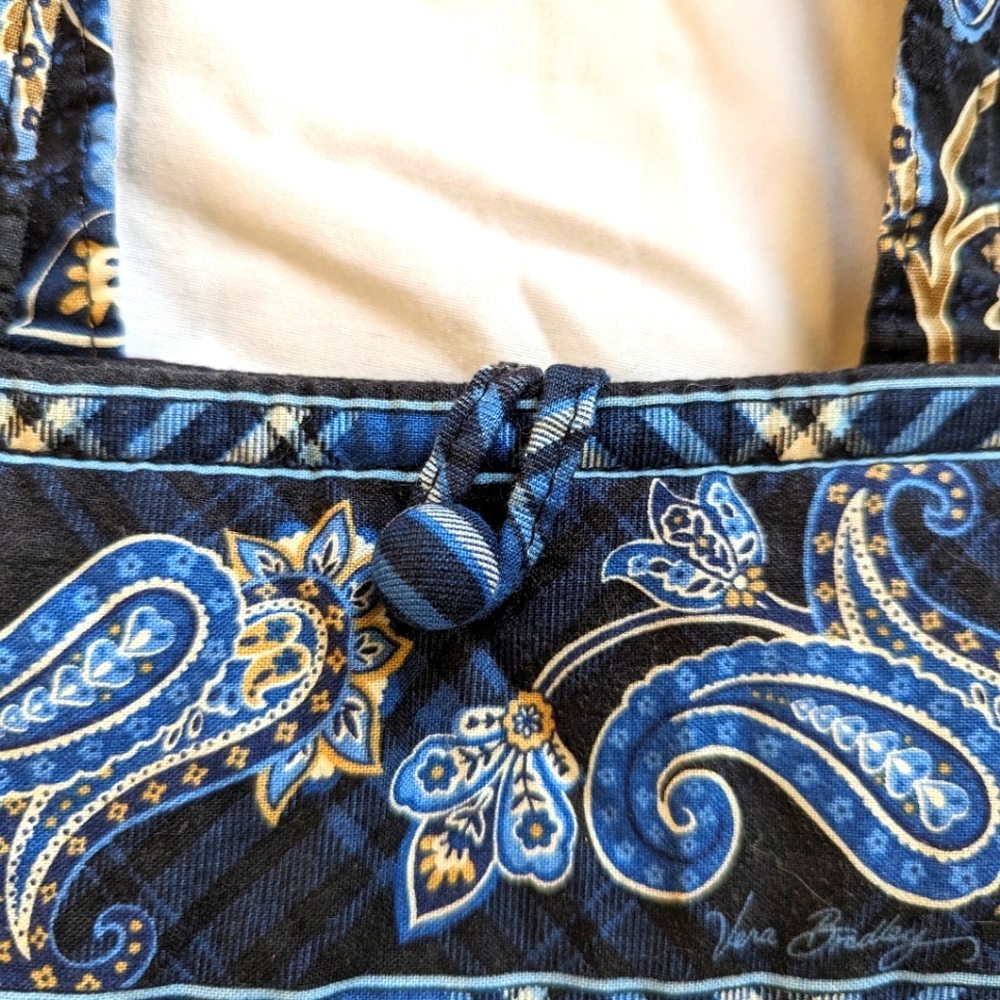 Vera Bradley over the shoulder bag - Picture 3 of 5
